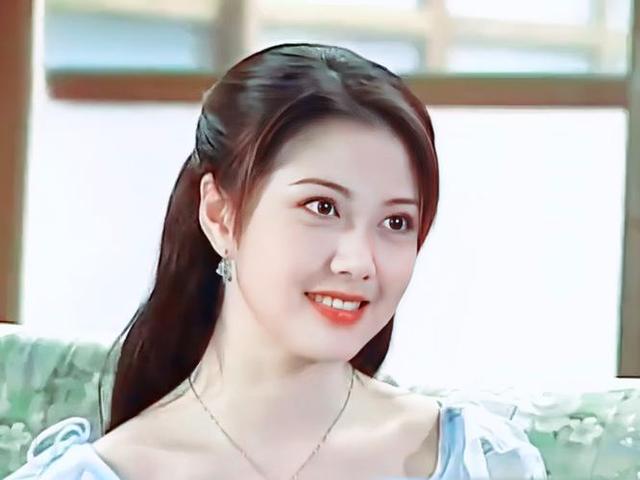 她长得太漂亮从护士转行做演员，离婚11年未再嫁，如今46岁风韵犹存